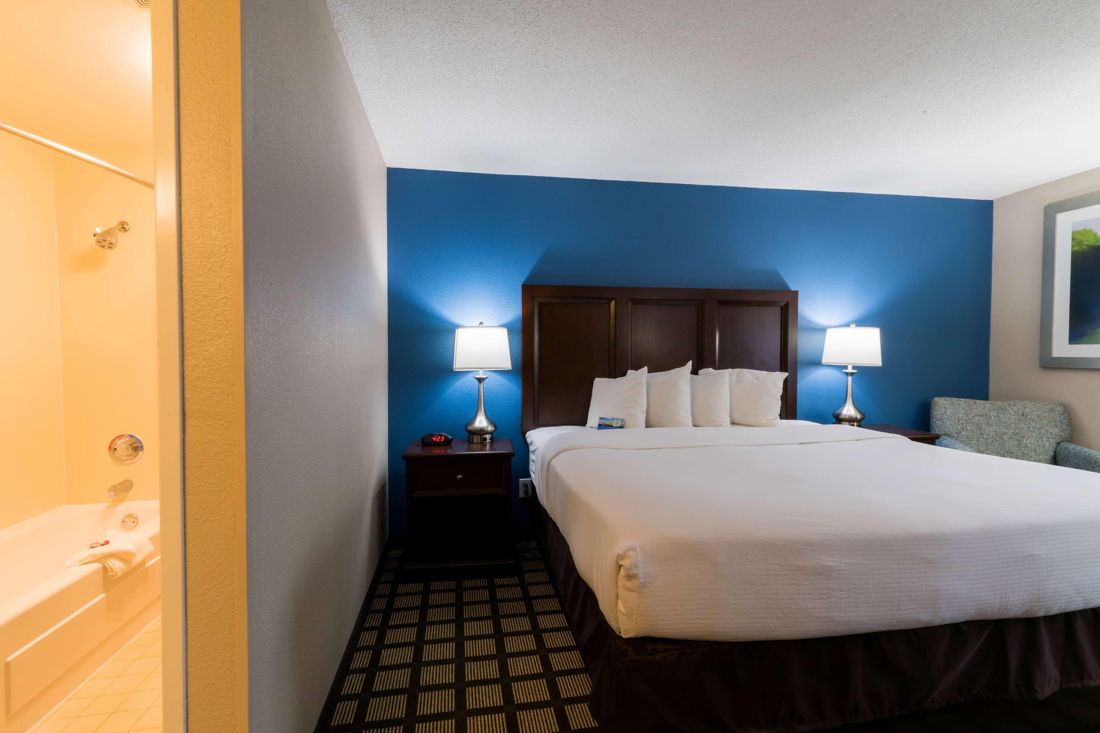 Hotel Baymont By Wyndham Detroit Airport/Romulus Zewnętrze zdjęcie